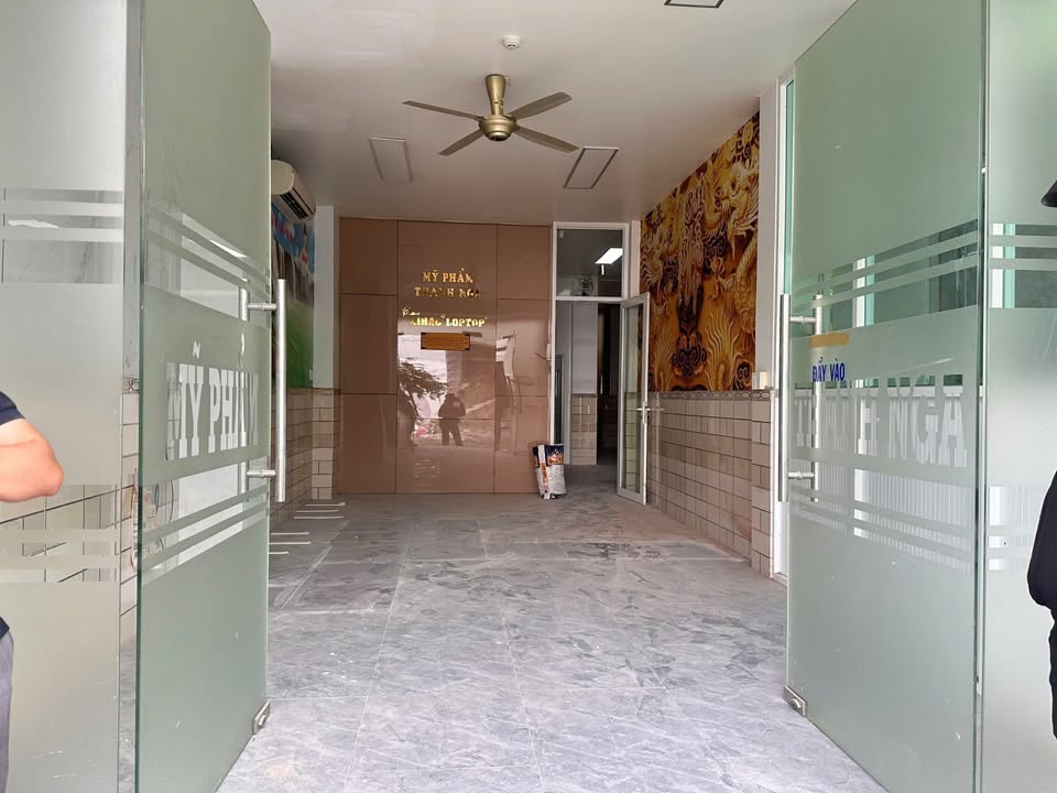 Mặt bằng cho thuê quận 6 - 2 mặt tiền đường số 42 giá 7.5 triệu