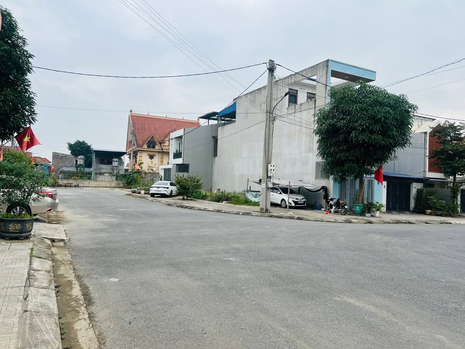 Đất thổ cư Gia Sàng 307m² giá 9.21 tỷ - Vị trí đẹp, không ngập lụt!