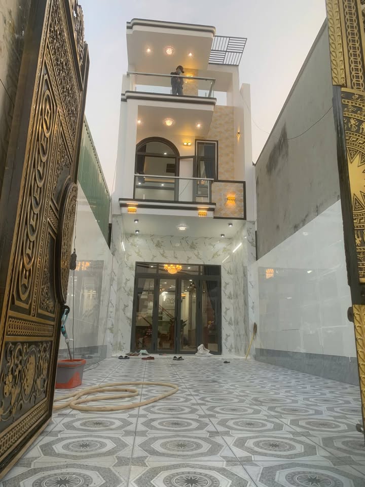 Nhà riêng 128m² tại Kv4, thị trấn Đức Hòa giá 2.85 tỷ - Sẵn sàng vào ở!