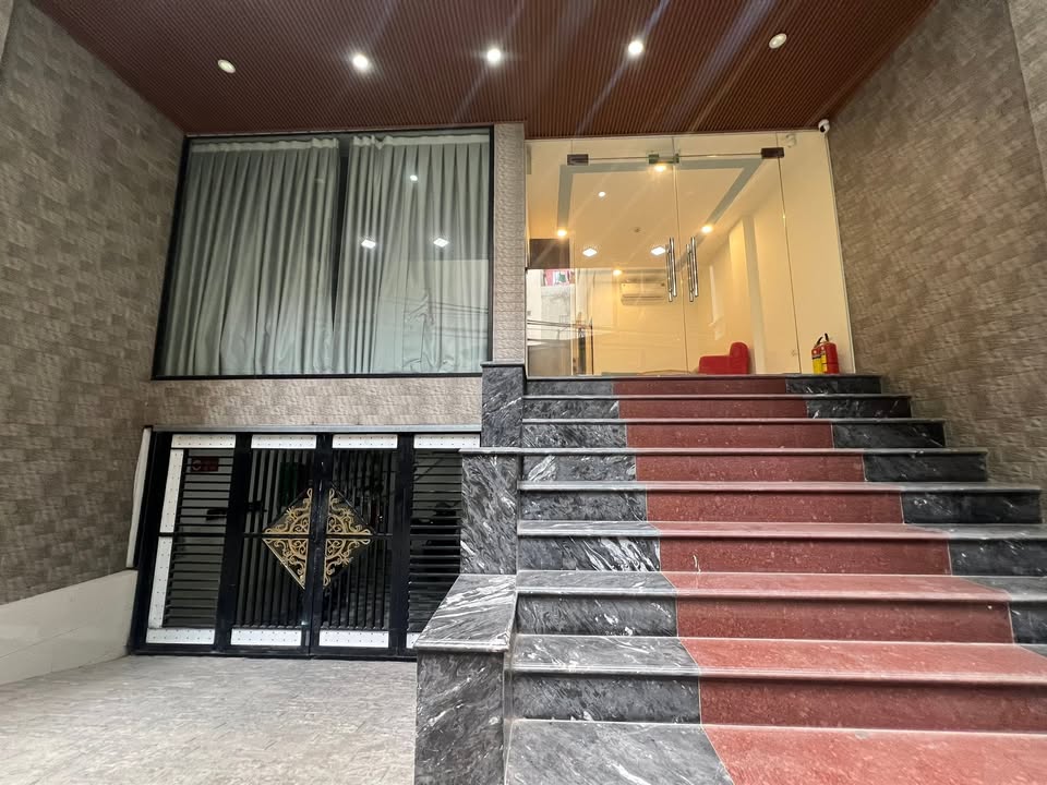 Apartment Mặt Hồ Quảng Bá Tây Hồ 120m² giá 40 tỷ - Đầu tư sinh lời ổn định!