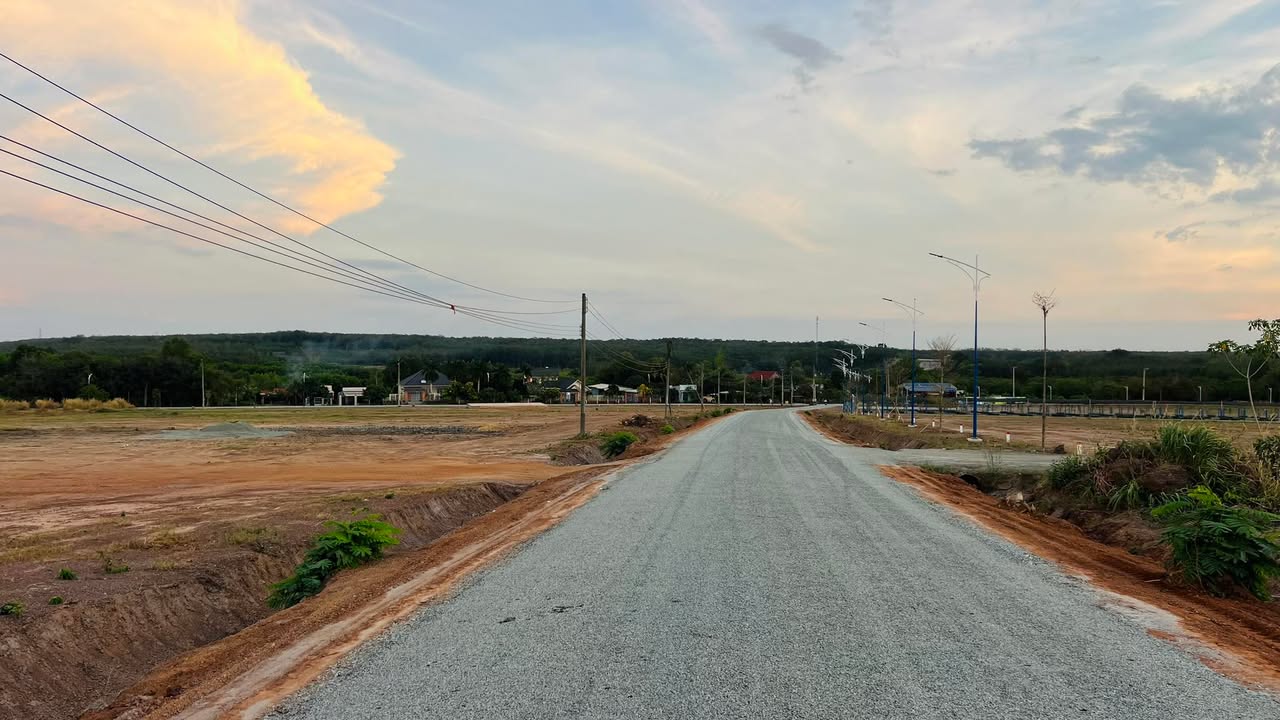 Đất nền Lộc Thành 1000m² giá 300 triệu - Đường nhựa trải thảm, tiện ích đầy đủ!