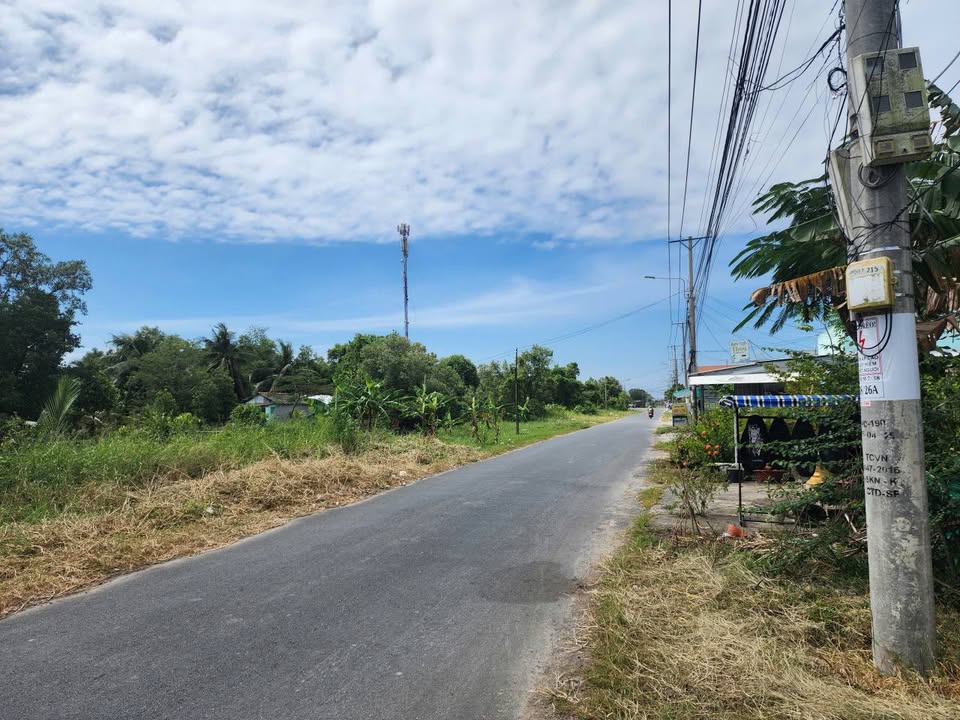 Đất nền mặt tiền đường Hải Thượng Lãn Ông, TP. Cà Mau 160m² giá 2 tỷ - Vị trí đắc địa cho kinh doanh!