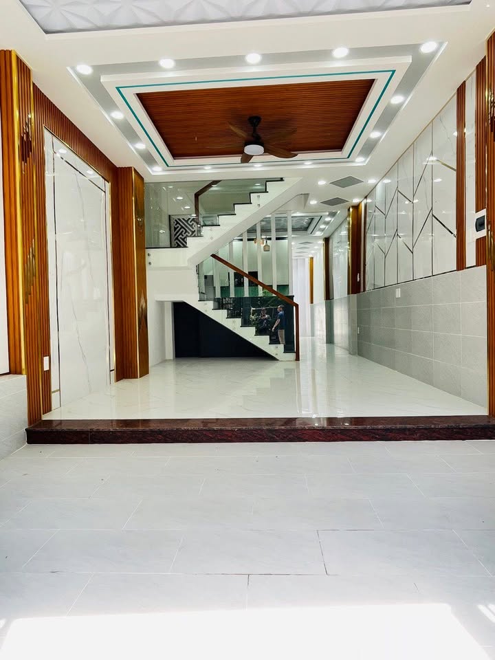 Nhà riêng Hóc Môn 64m² giá 4.2 tỷ - Full nội thất, sẵn sàng vào ở!