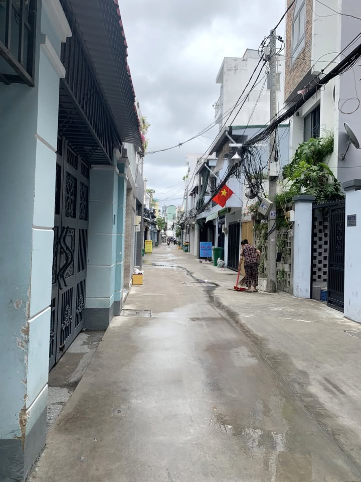 Nhà phố Lâm Văn Bền Quận 7 67.9m² giá 7.2 tỷ - Xây dựng chắc chắn, sổ hồng riêng!