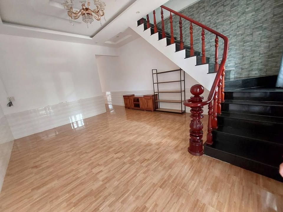 Nhà nguyên căn cho thuê đường Trạng Trình Đà Lạt 150m² - Nội thất đầy đủ, giá chỉ 7 triệu!