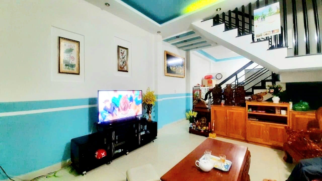 Nhà Đồng Tâm, P4, Đà Lạt 64m² giá 5.4 tỷ - Sổ đỏ chính chủ, ô tô vào tận sân!