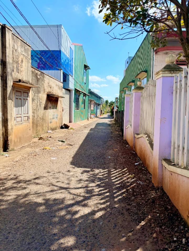 Đất nền Hòa Thuận Buôn Ma Thuột 240m² giá 2.5 tỷ - Gần quốc lộ 14 và chợ Đạt Lý!