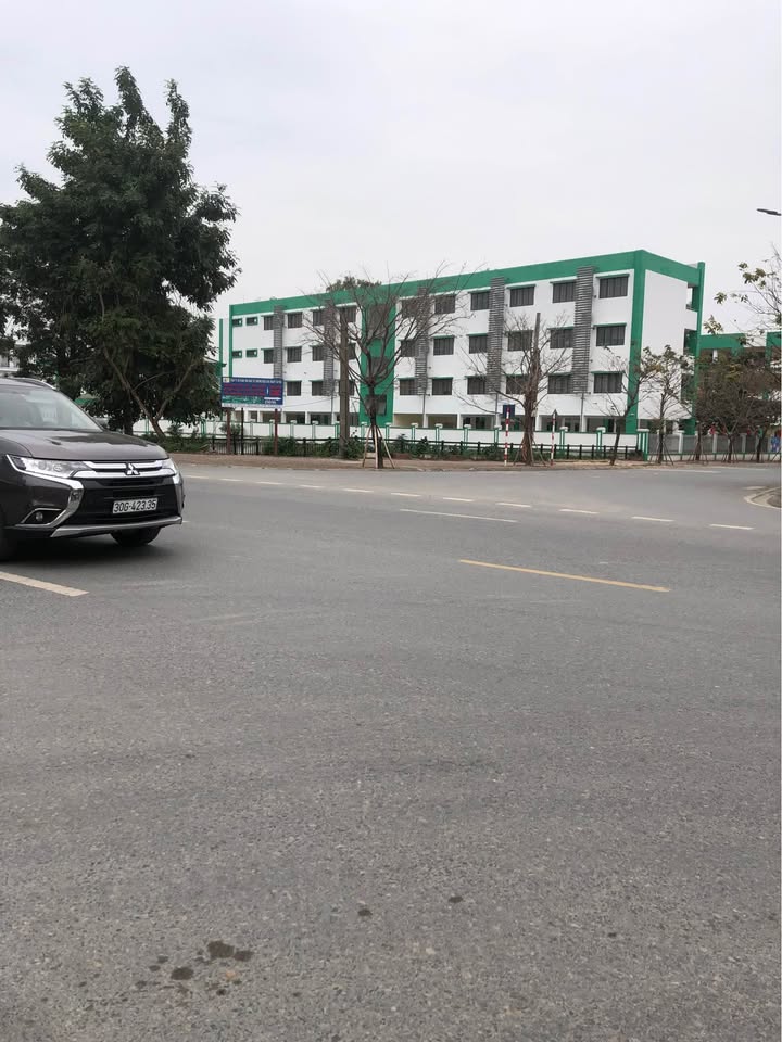 Nhà đẹp Đặng Xá, Thị xã Thuận An 81m² giá 7 tỷ - Ô tô đỗ cửa, tiện ích đầy đủ!