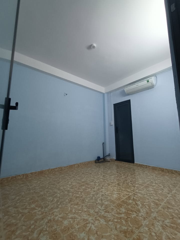 Phòng trọ quận 10, đường Nguyễn Giản Thanh, 16m² - Giá chỉ 2.7 triệu/tháng!