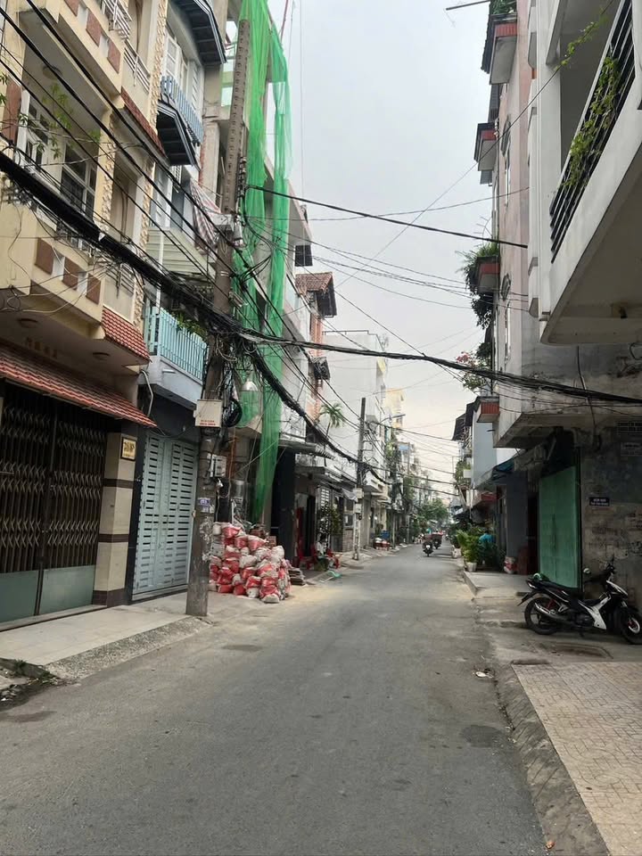 Nhà phố Hẻm 341 Lạc Long Quân, Quận 11, 57.6m² giá 9.2 tỷ - Thích hợp ở và kinh doanh!