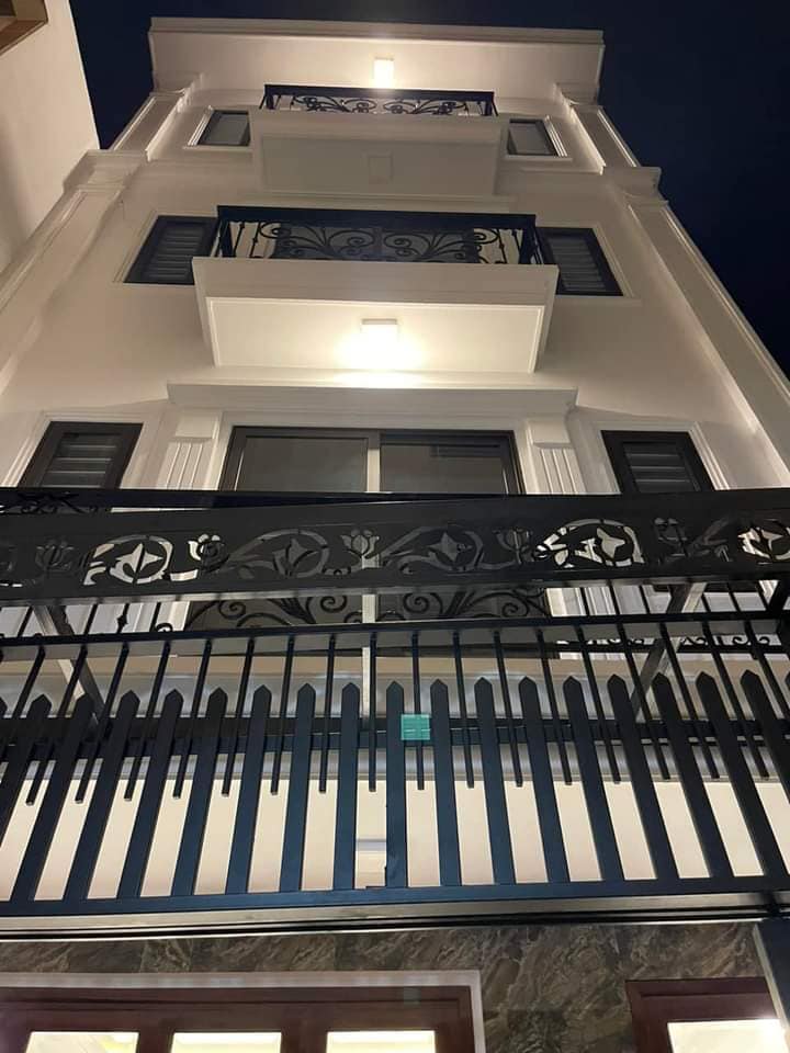 Nhà riêng Sài Đồng 70m² giá 5.2 tỷ - Thiết kế hiện đại, vị trí đắc địa!