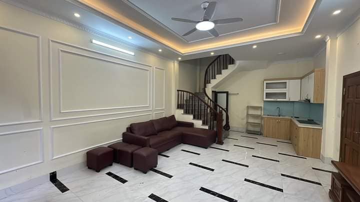 Nhà riêng Ngọc Thụy Long Biên 44m² giá 4.4 tỷ - Lô góc, ô tô vào tận nhà!