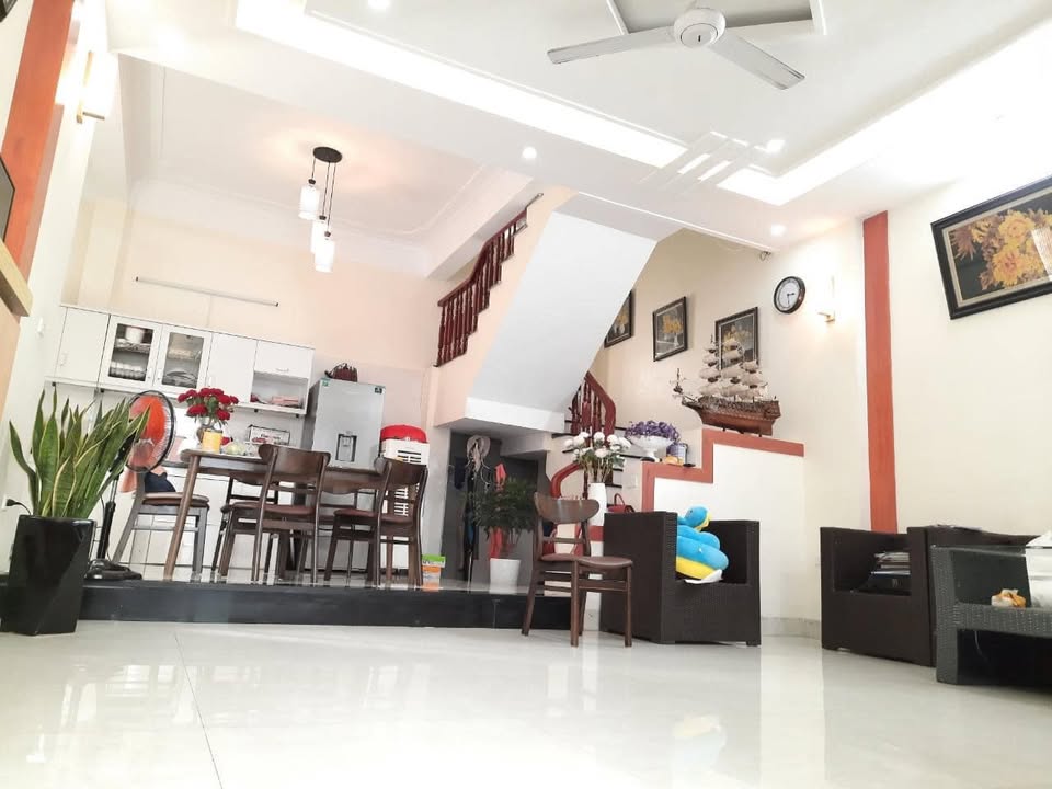 Nhà 3 tầng Giáp Hải, Đông Dư 77m² giá 3 tỷ - Sẵn sàng ở ngay!