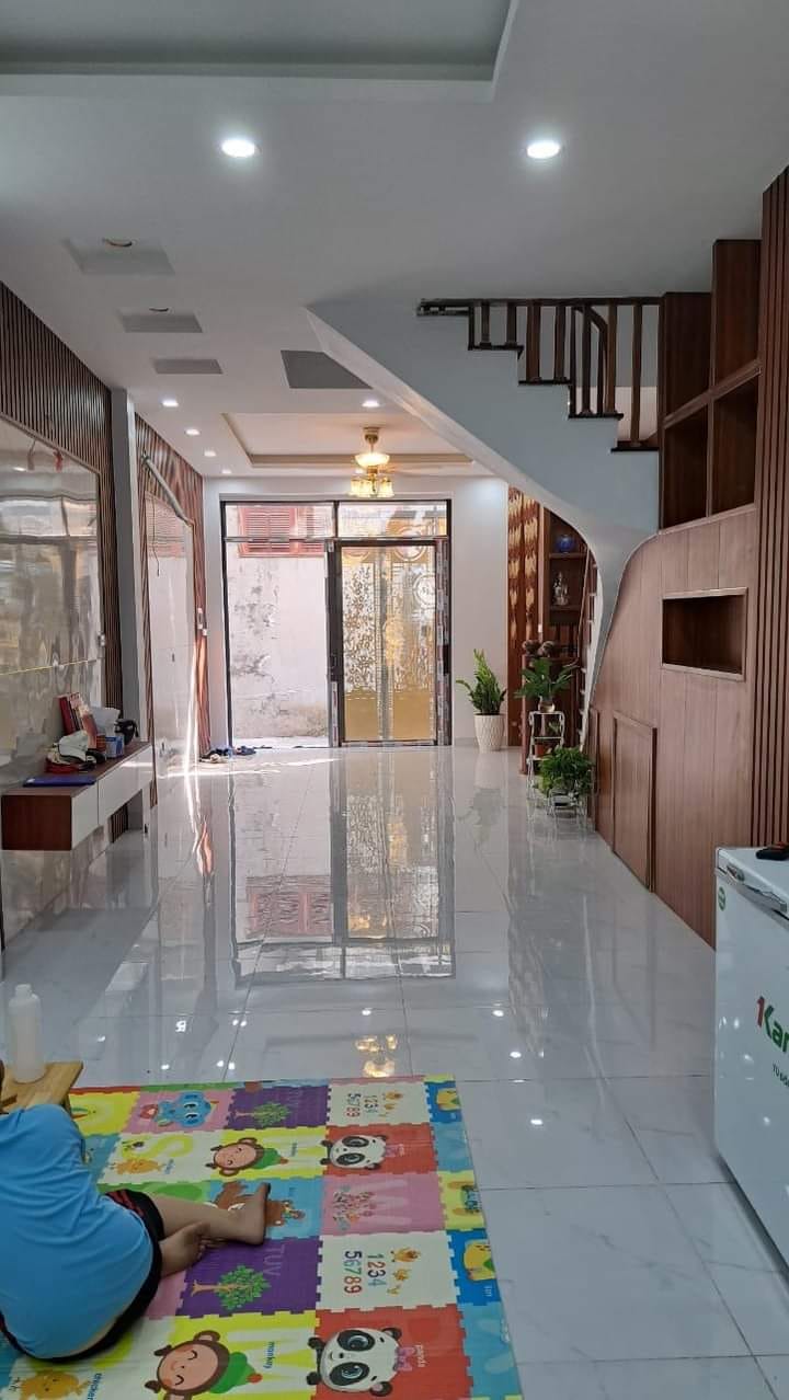 Nhà Phúc Lợi Long Biên 57m² giá 4.2 tỷ - Full nội thất mới, chính chủ!