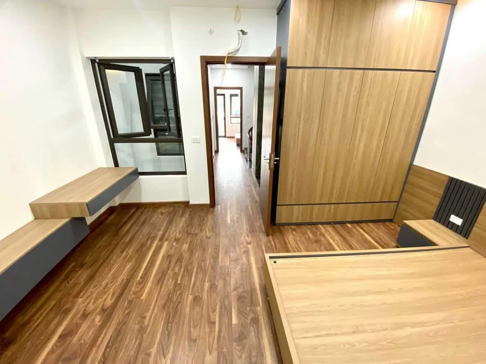 Nhà phố Ngọc Thụy 75m² giá 9.5 tỷ - Thiết kế hiện đại với thang máy