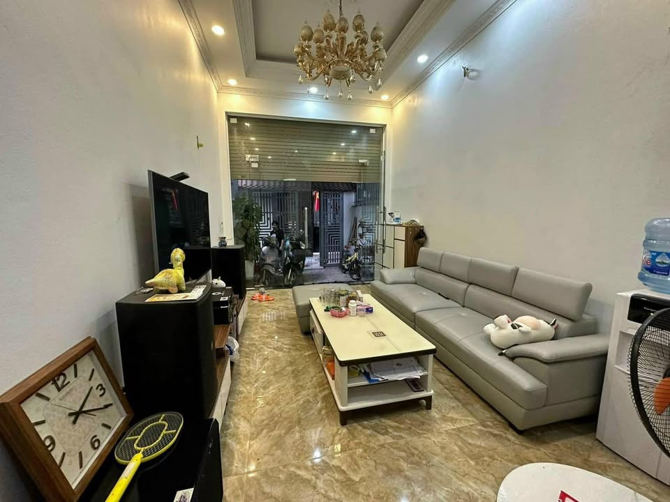 Nhà phố Ngọc Thụy 50m² giá 2.9 tỷ - Bán gấp, vị trí đẹp, 2 mặt ngõ!