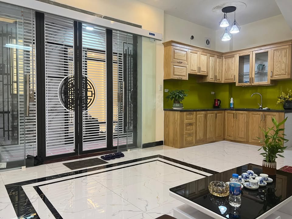 Nhà Bát Khối, Long Biên 32m² giá 2.5 tỷ - Thiết kế hiện đại, sẵn sàng vào ở!