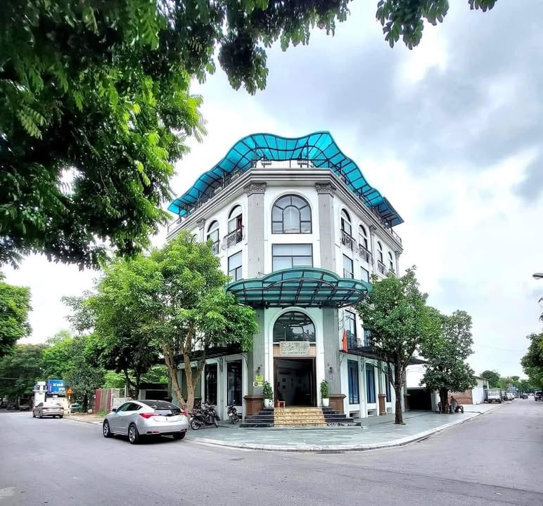 Nhà mặt phố Việt Hưng 90m² giá thỏa thuận - Đầu tư sinh lời vượt trội!