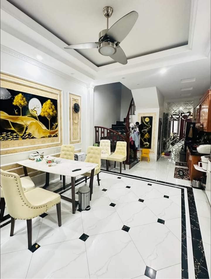 Nhà phố Vũ Xuân Thiều 38.5m² giá 3.9 tỷ - Thiết kế hiện đại, sổ đỏ chính chủ!