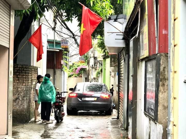 Nhà 6 tầng Nguyễn Văn Linh, Thạch Bàn 35m² giá 3.5 tỷ - Lô góc, thoáng mát!