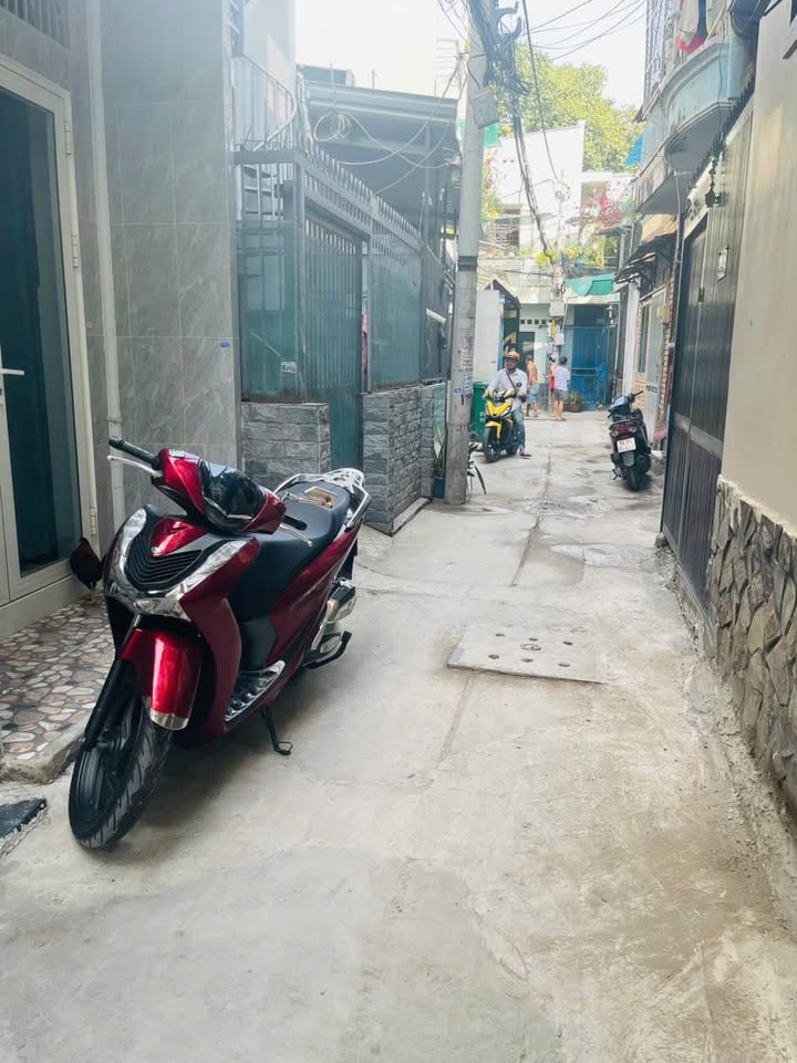 Nhà phố Lạc Long Quân, Tân Bình, 46m², giá chỉ 2 tỷ - Chính chủ bán gấp!