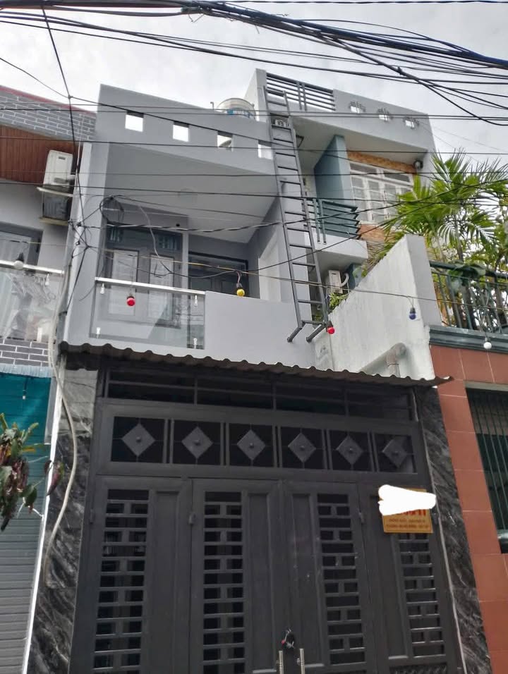 Nhà 2 tầng Gò Vấp 60m² giá 5.6 tỷ - Giảm giá 300 triệu hấp dẫn!