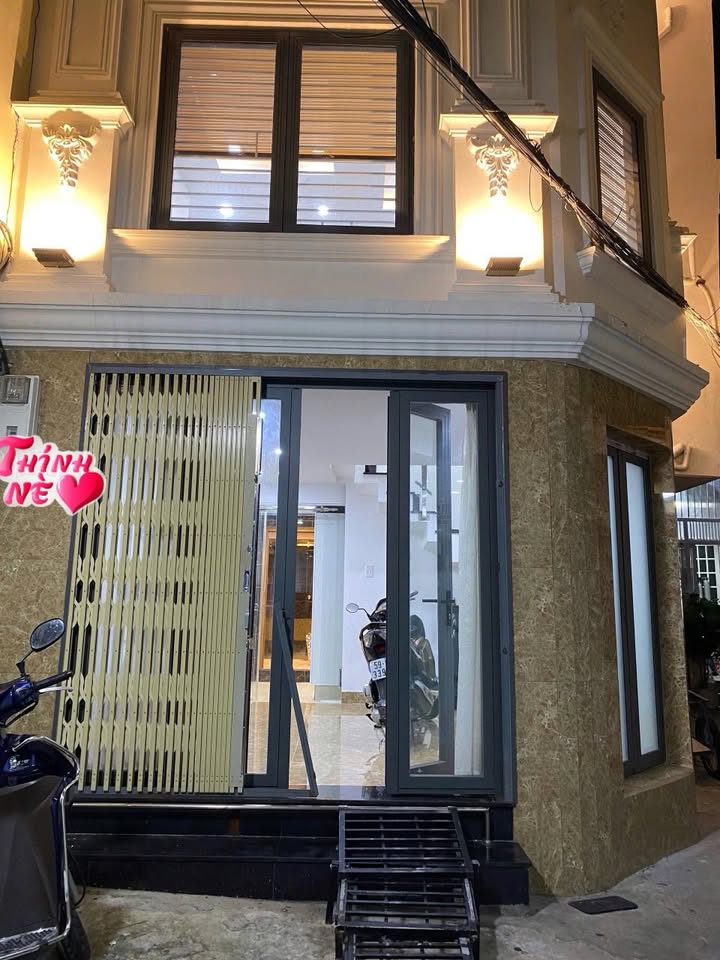 Nhà bán hẻm xe hơi Nguyễn Văn Nguyễn, Quận 1 - 5 phòng ngủ - Giá 6 tỷ