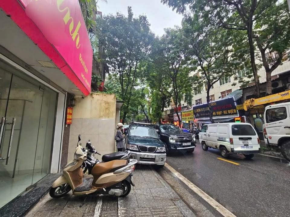 Bán nhà mặt tiền Vincom Bà Triệu 41m² giá 2 tỷ - Vị trí kinh doanh đắc địa!