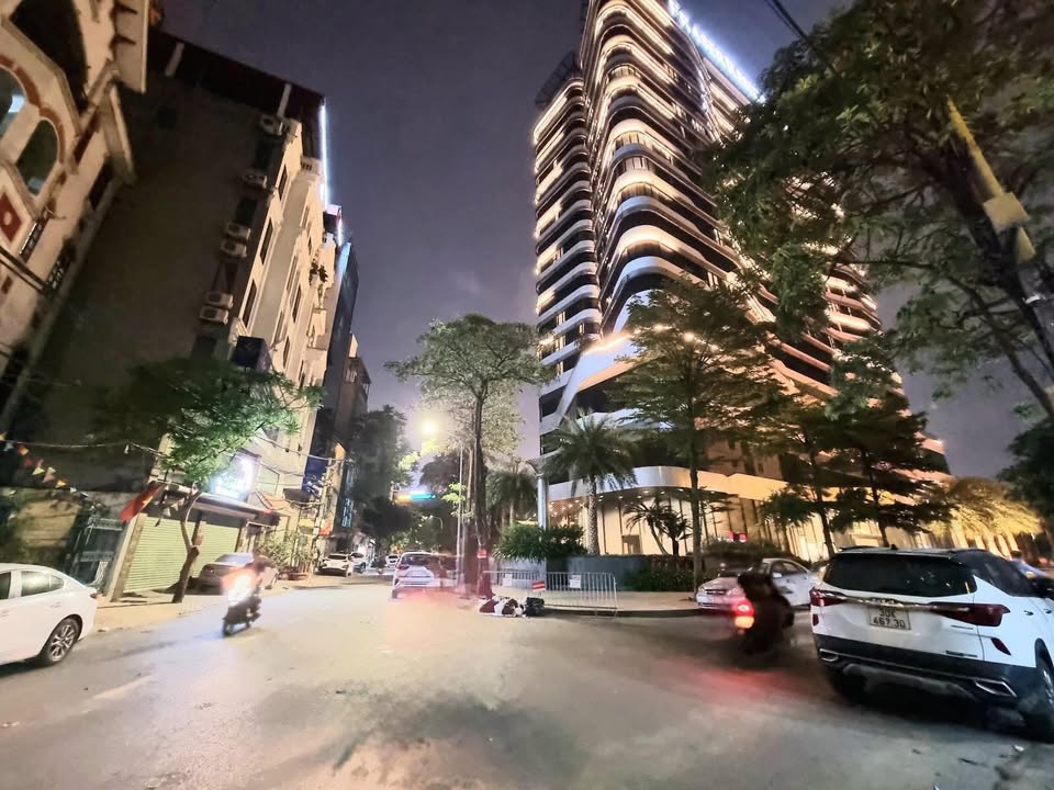 FrontHouse Phố Lộc Xuân Đỉnh 126m² giá 52.5 tỷ - Mặt phố đắc địa, đầu tư sinh lời!