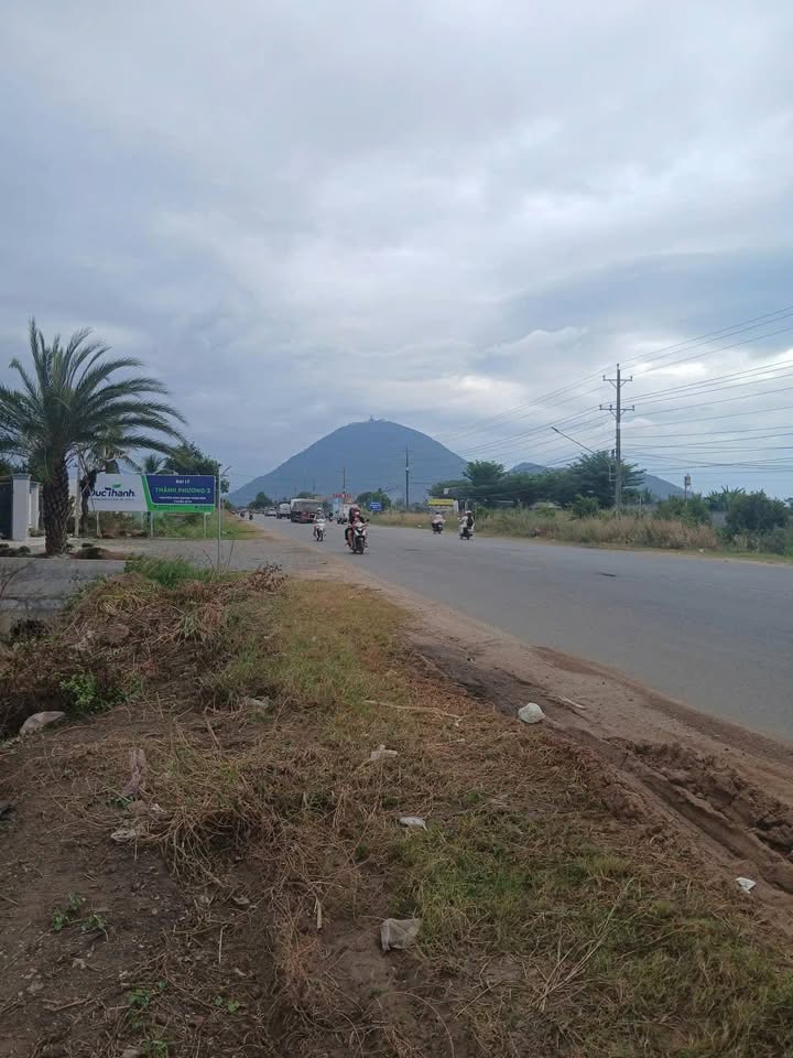 Đất nền Tân Hưng, Tân Châu, Tây Ninh 4180m² giá 4.268 tỷ - Vị trí vàng thuận lợi kinh doanh!