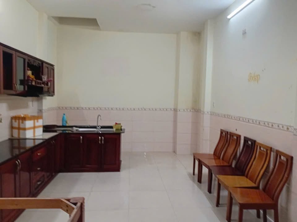 Nhà mặt tiền Điện Biên Phủ Nha Trang 60m² giá 10 triệu - Thích hợp ở và kinh doanh
