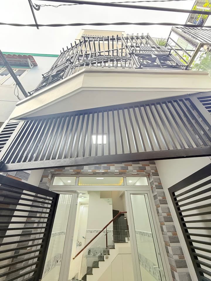 Nhà phố Hoàng Trọng Mậu, Quận 7, 30m² giá 5.3 tỷ - Nằm ngay cầu Nguyễn Khoái!