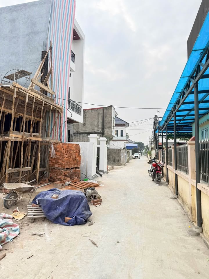 Nhà bán lô góc 2 mặt ngõ Hồng Thái 70m² giá chỉ 1.3 tỷ - Cơ hội đầu tư tuyệt vời!