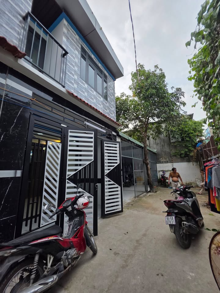 Nhà bán Dĩ An 40m² giá 1.45 tỷ - Thiết kế hiện đại, sổ chung