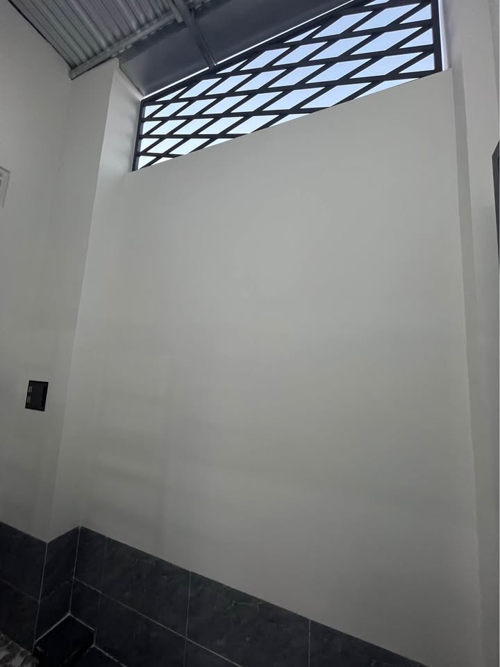 Nhà mới hoàn thiện tại hẻm 68 đường Nguyễn Chí Thanh, 133m² giá 1.85 tỷ - Hướng Nam, thiết kế tân cổ điển!