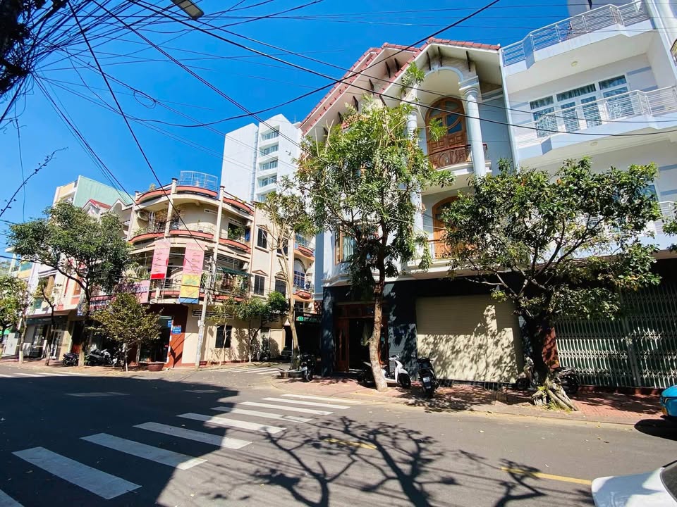 Nhà 3 Tầng Mặt Tiền Phường Thị Nại, Quy Nhơn 72m² giá 7.2 tỷ - Gần Chợ và Trường Học!
