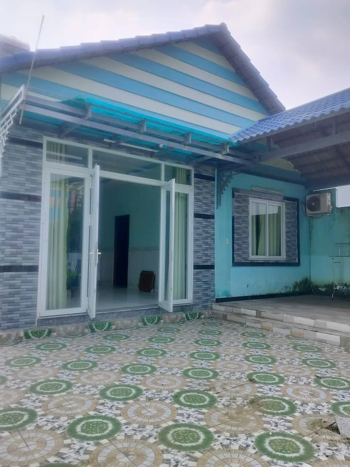 Biệt thự vườn 200m² tại Quy Đức, Bình Chánh - Giá chỉ 4.2 tỷ, cần bán gấp!