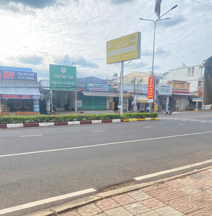 Nhà riêng đường Nguyễn Huệ, Bình Long 100m² giá 3 tỷ - Sổ hồng chính chủ!