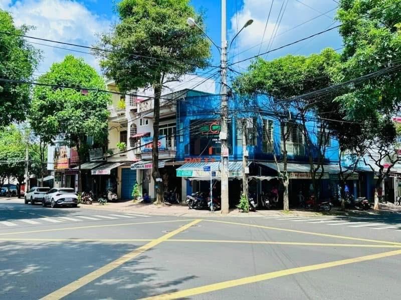 Nhà phố góc 2 mặt tiền Trần Phú, Buôn Ma Thuột 50.25m² giá 12.9 tỷ - Cơ hội kinh doanh sinh lời!