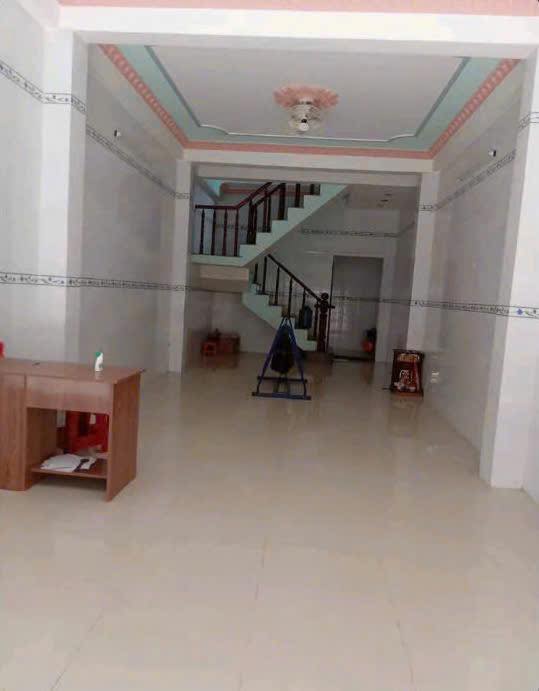 Nhà lồng chợ Lương Quới, Giồng Trôm 64m² giá 2.3 tỷ - Kinh doanh sầm uất!