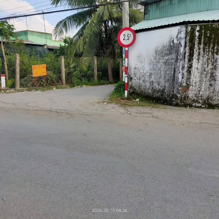 Nhà riêng Bến Tre 216m² giá 900 triệu - Nằm ngay đường ô tô