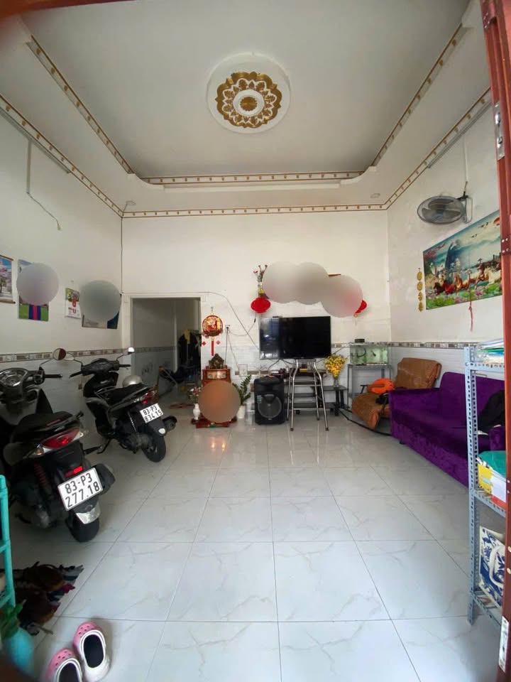 Nhà hẻm 305 Nguyễn Văn Linh, Sóc Trăng 95m² giá 1.25 tỷ - Chính chủ bán gấp!