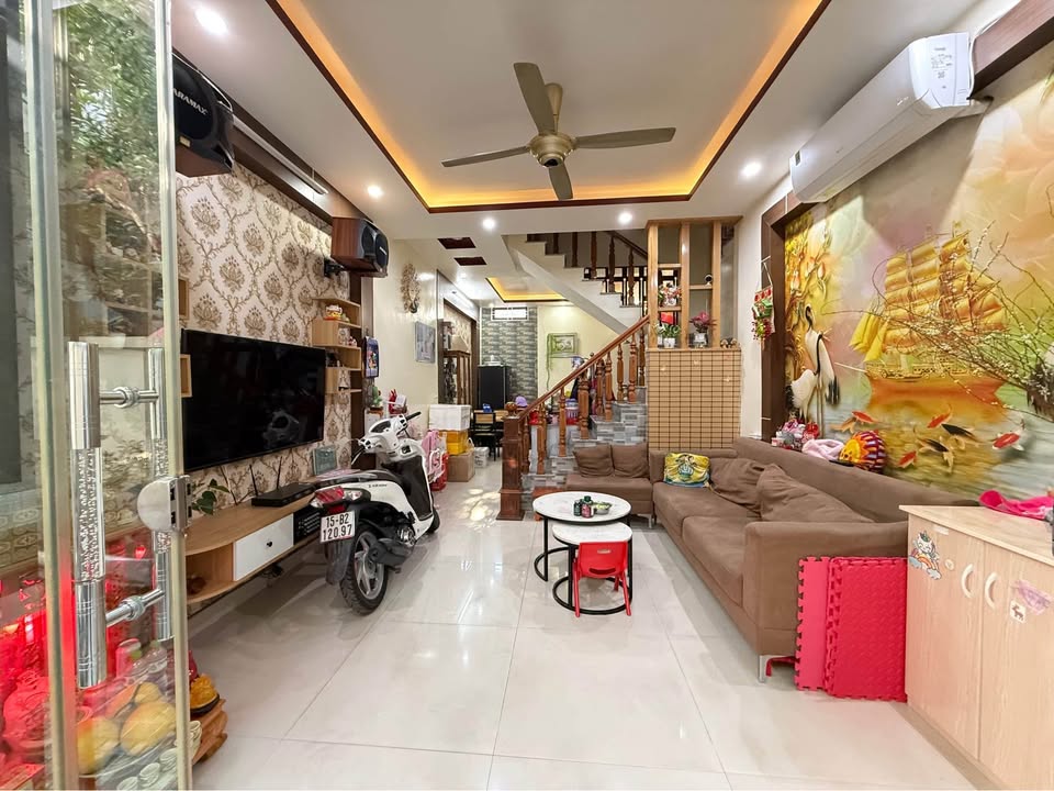 Nhà 3 tầng ngõ 2 xe máy tránh nhau tại Vạn Mỹ Hải Phòng, diện tích 43m² - Giá 2.9 tỷ thương lượng!