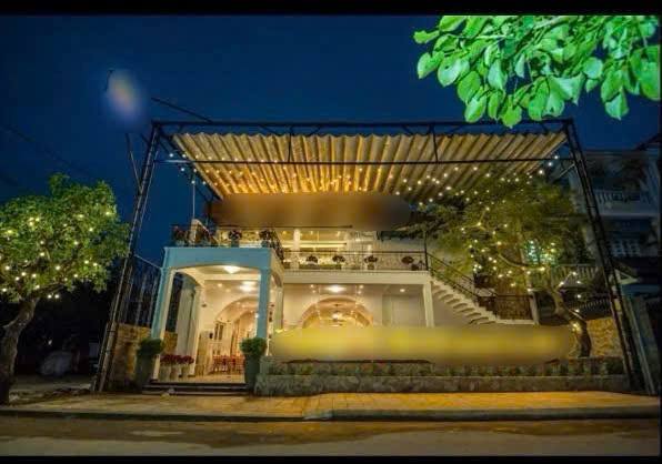 Cho thuê nhà hàng 2 tầng đường Phạm Văn Đồng, Huế 300m² - Mặt tiền đắc địa cho kinh doanh