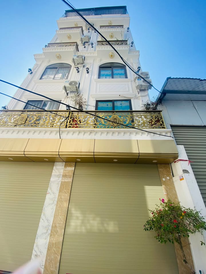 Nhà riêng Thạch Bàn 34m² giá 8 tỷ - Ô tô đỗ cửa, sẵn sàng vào ở!