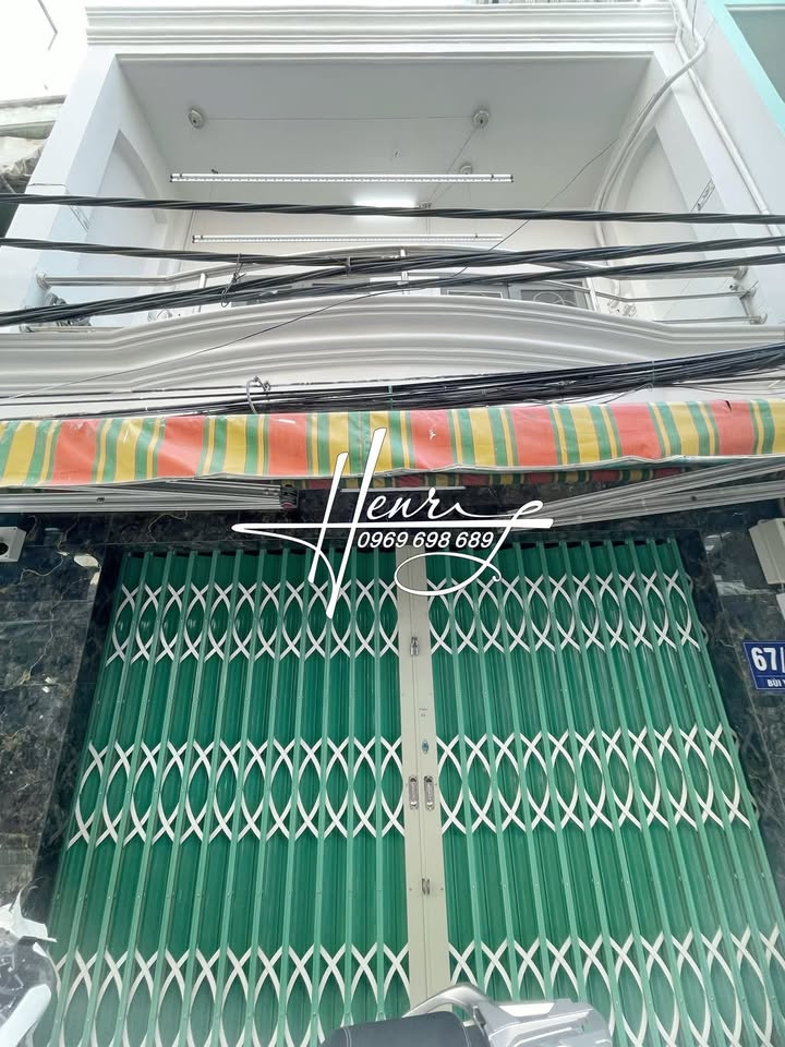 Nhà 3 tầng Quận 7, 37m² giá 5.2 tỷ - Nhà mới, hẻm xe hơi rộng rãi!