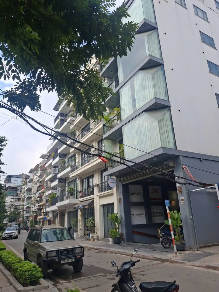 Tòa nhà 8 tầng mặt phố Yên Hoa, Tây Hồ 110m² giá 100 tỷ - Đầu tư sinh lời đẳng cấp!