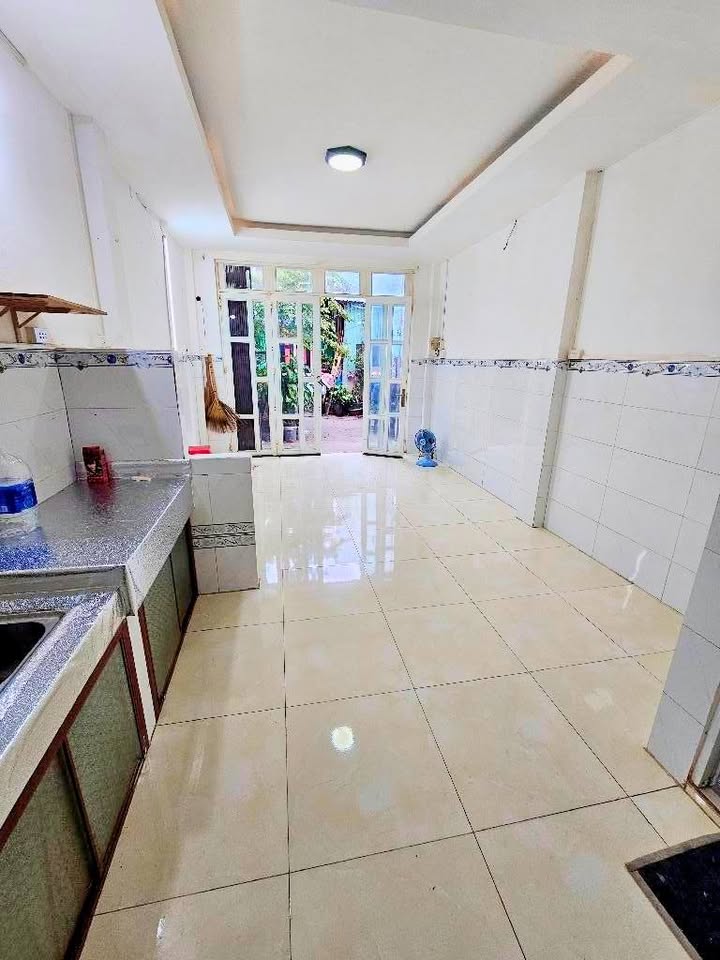 Nhà 2 tầng đường Kinh Dương Vương, An Lạc, Bình Tân 28m² giá 3.1 tỷ - Không quy hoạch, không lỗi phong thủy!