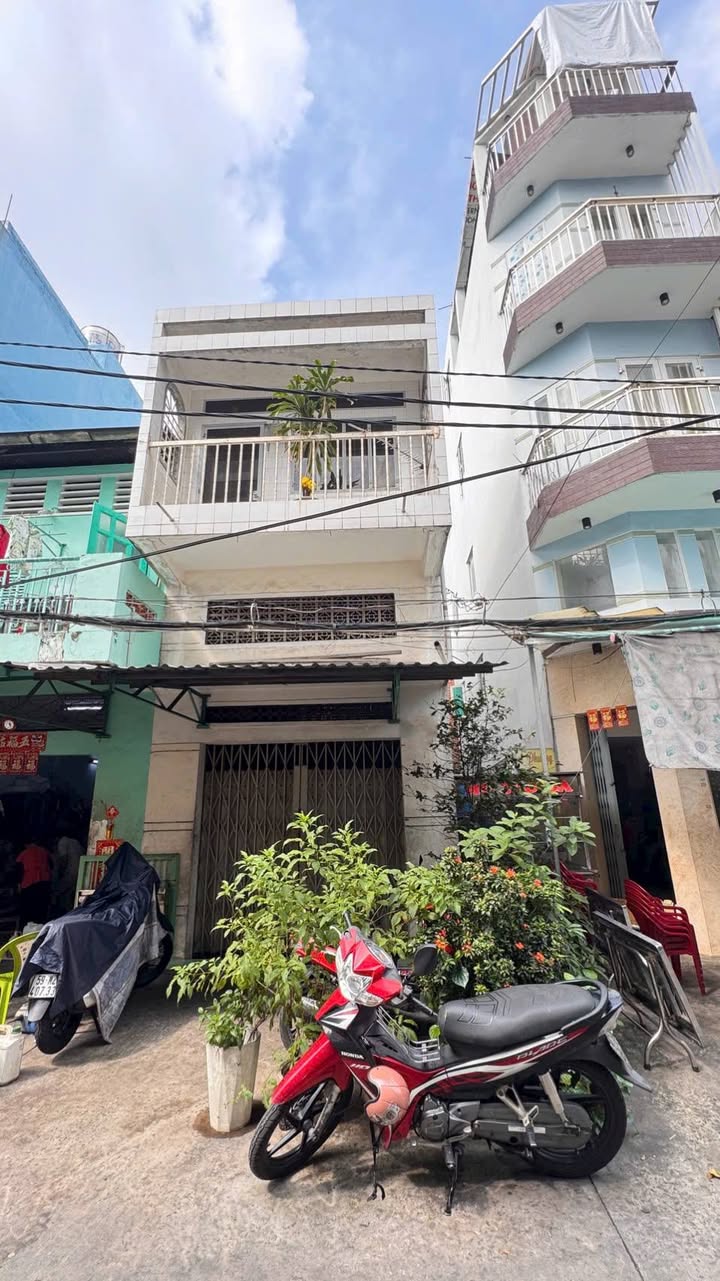 Nhà Hàn Hải Nguyên, Quận 11, 38.5m² giá 6.5 tỷ - Đúc thật, hẻm rộng ô tô vào tận nơi!