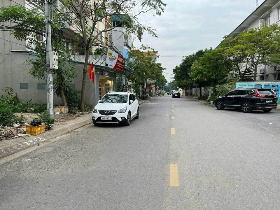 Đất kinh doanh Thạch Bàn, Long Biên 52m² giá 11.6 tỷ - Vị trí đắc địa, thuận lợi!